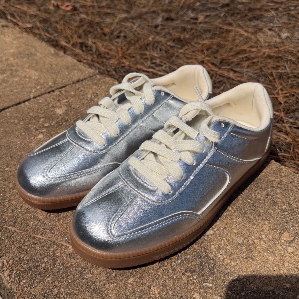 No Boundaries Metallic Silver Women's Sneakers Size 7